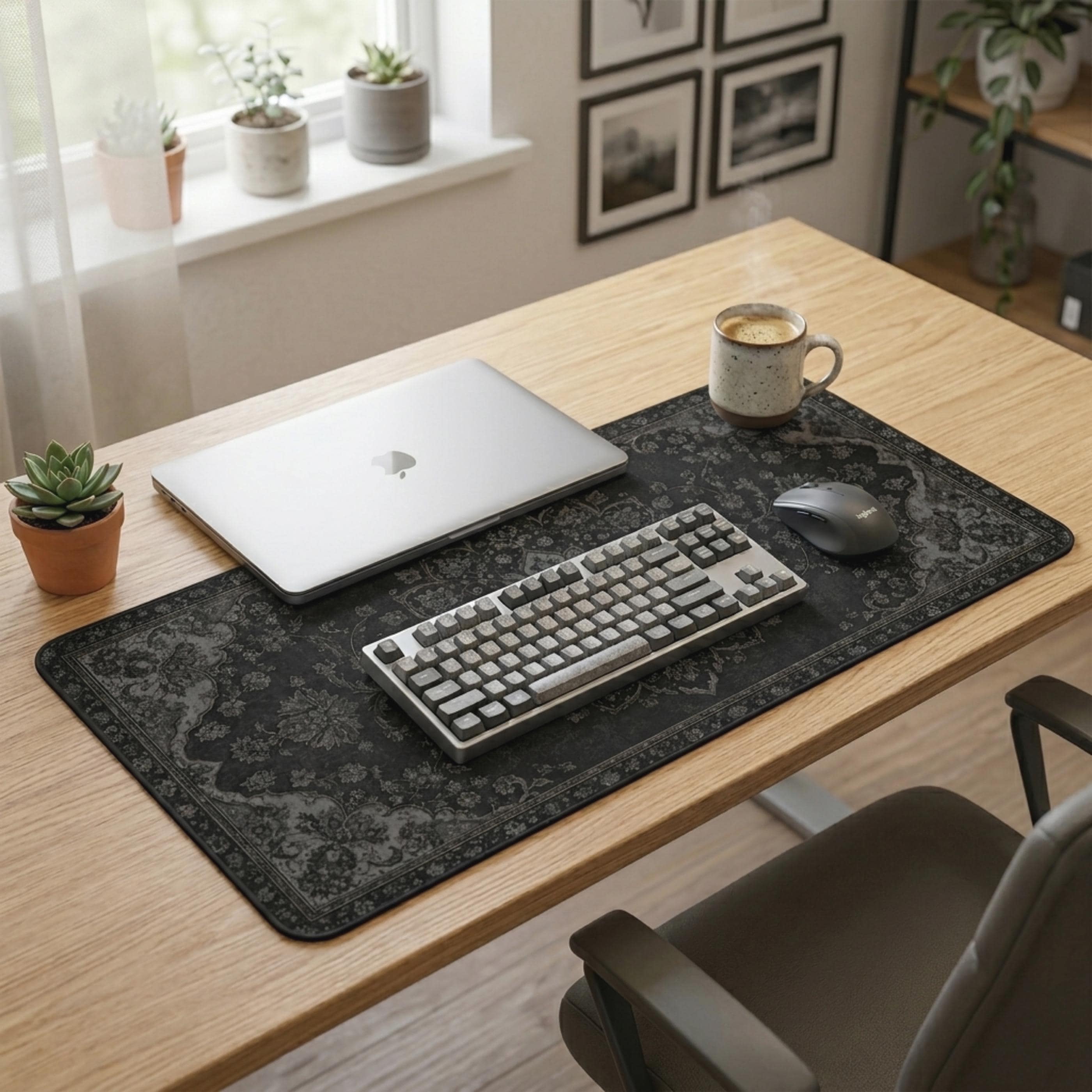 Schwarze Schreibtischunterlage – Desk Setup Dark Bewertung und Preis