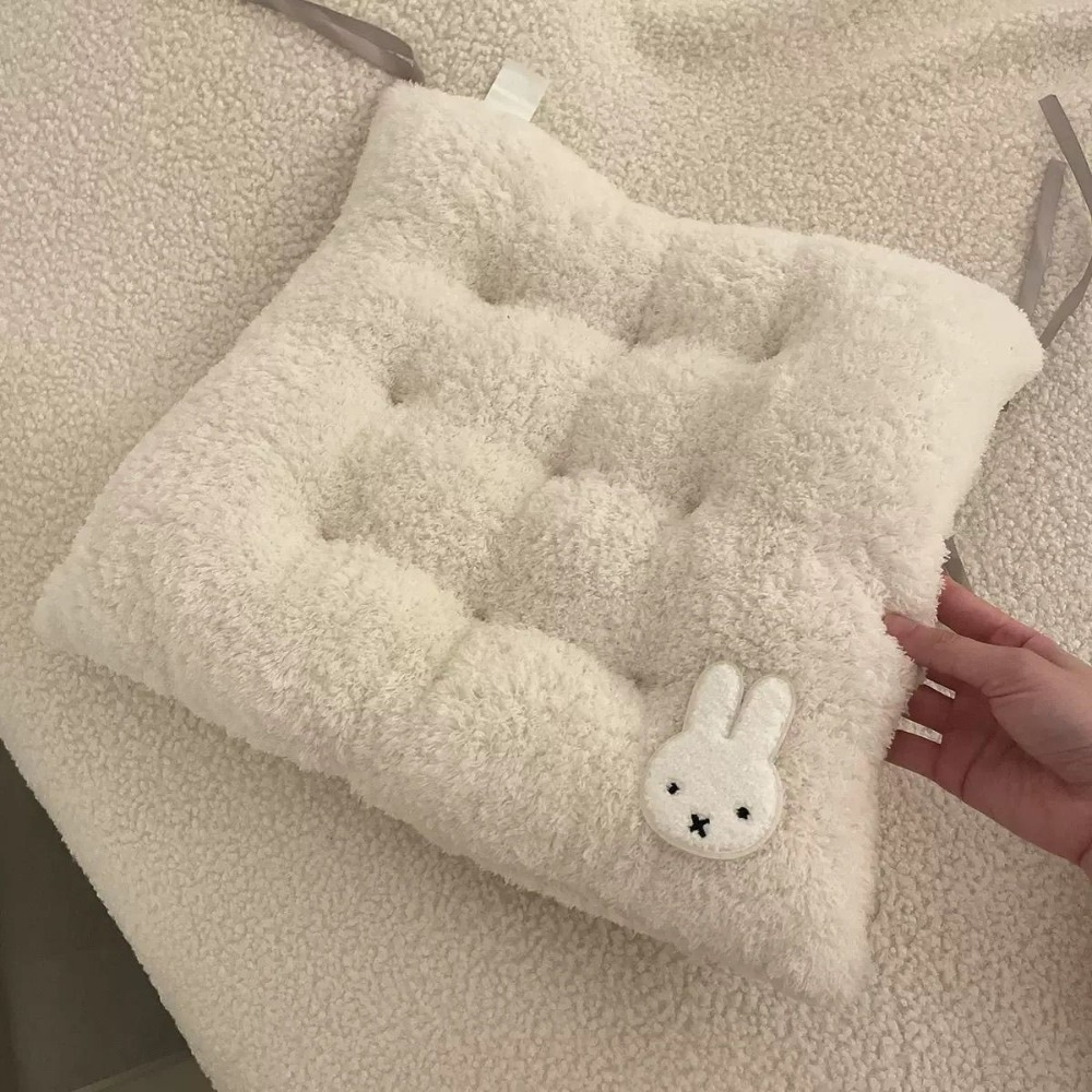Miffy Rabbit Verdicktes Sitzki – Desk Setup Ergonomic Bewertung und Preis